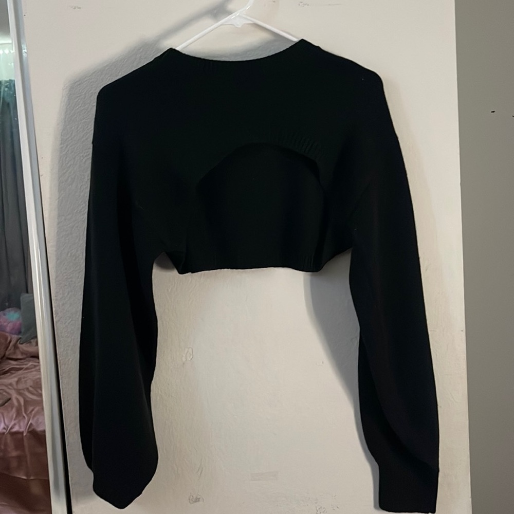 Cropped pullover top